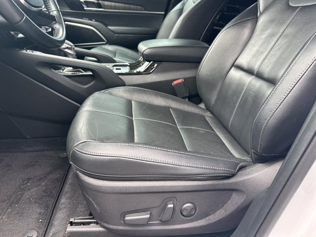 Certified 2024 Kia Telluride EX w/ EX Captain's Chair Package FWD image 10