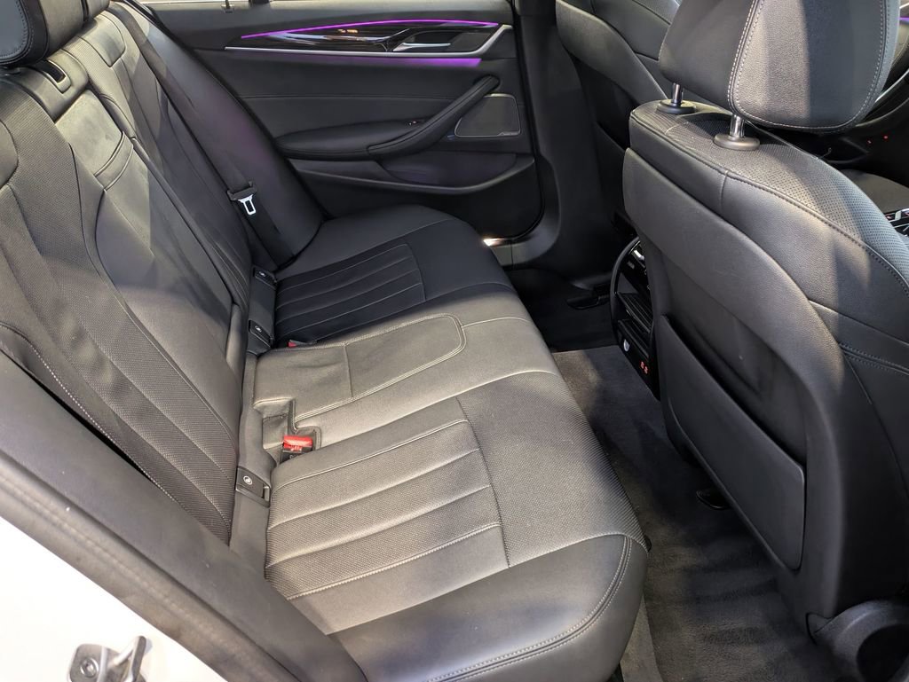 Used 2023 BMW 530e image 29