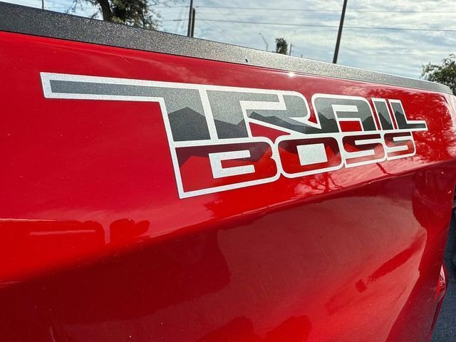 Used 2023 Chevrolet Silverado 1500 Custom Trail Boss w/ LPO, Dark Essentials Package image 19