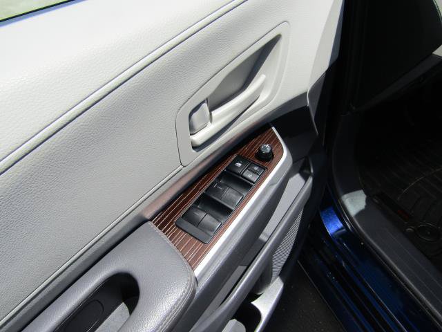 Used 2022 Toyota Sienna LE AWD/4WD image 21