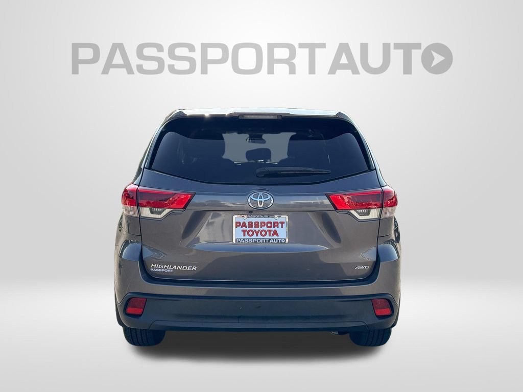 Used 2019 Toyota Highlander LE AWD/4WD image 7