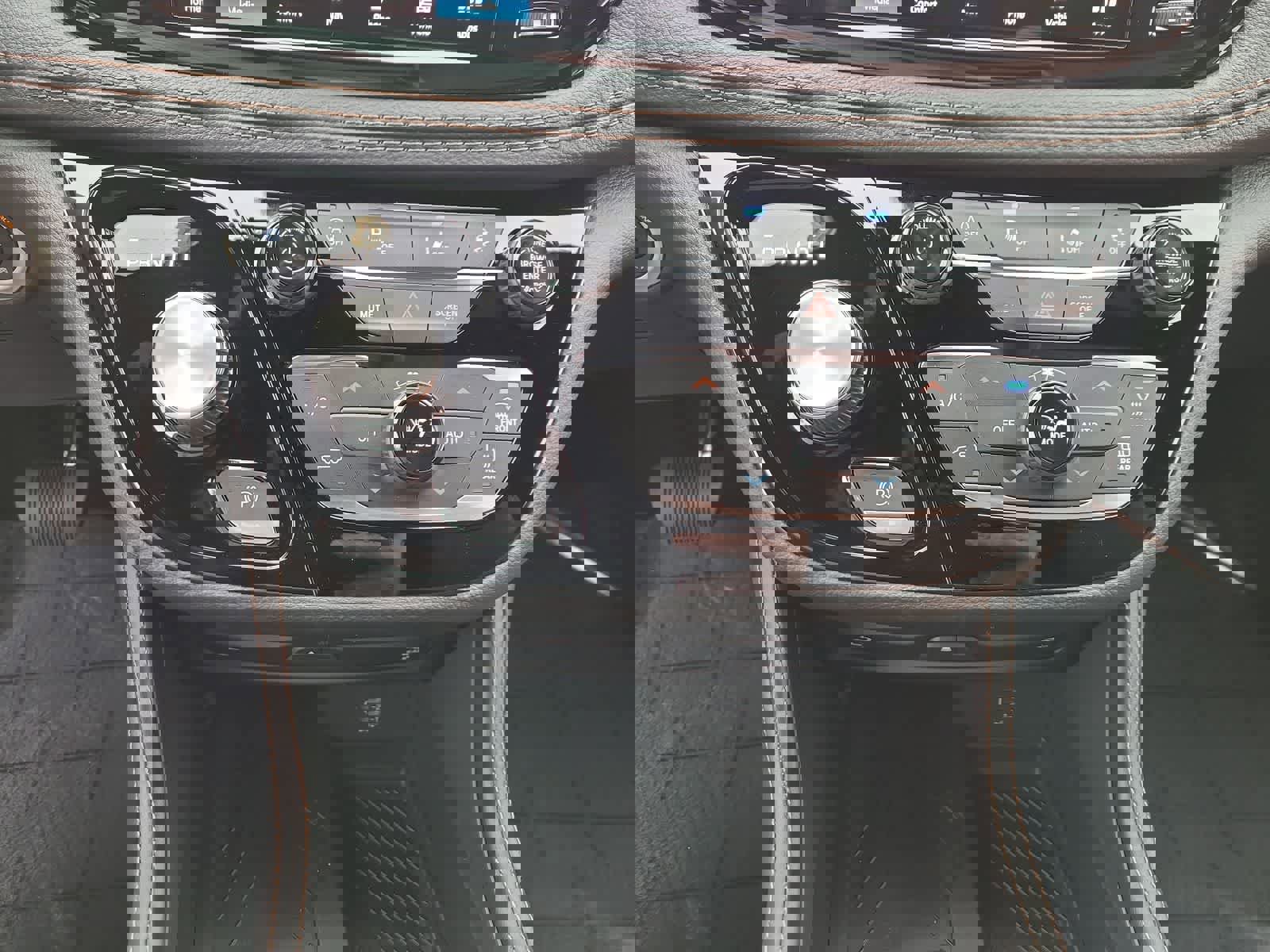 New 2026 Chrysler Pacifica Pinnacle w/ Trailer Tow Group image 25