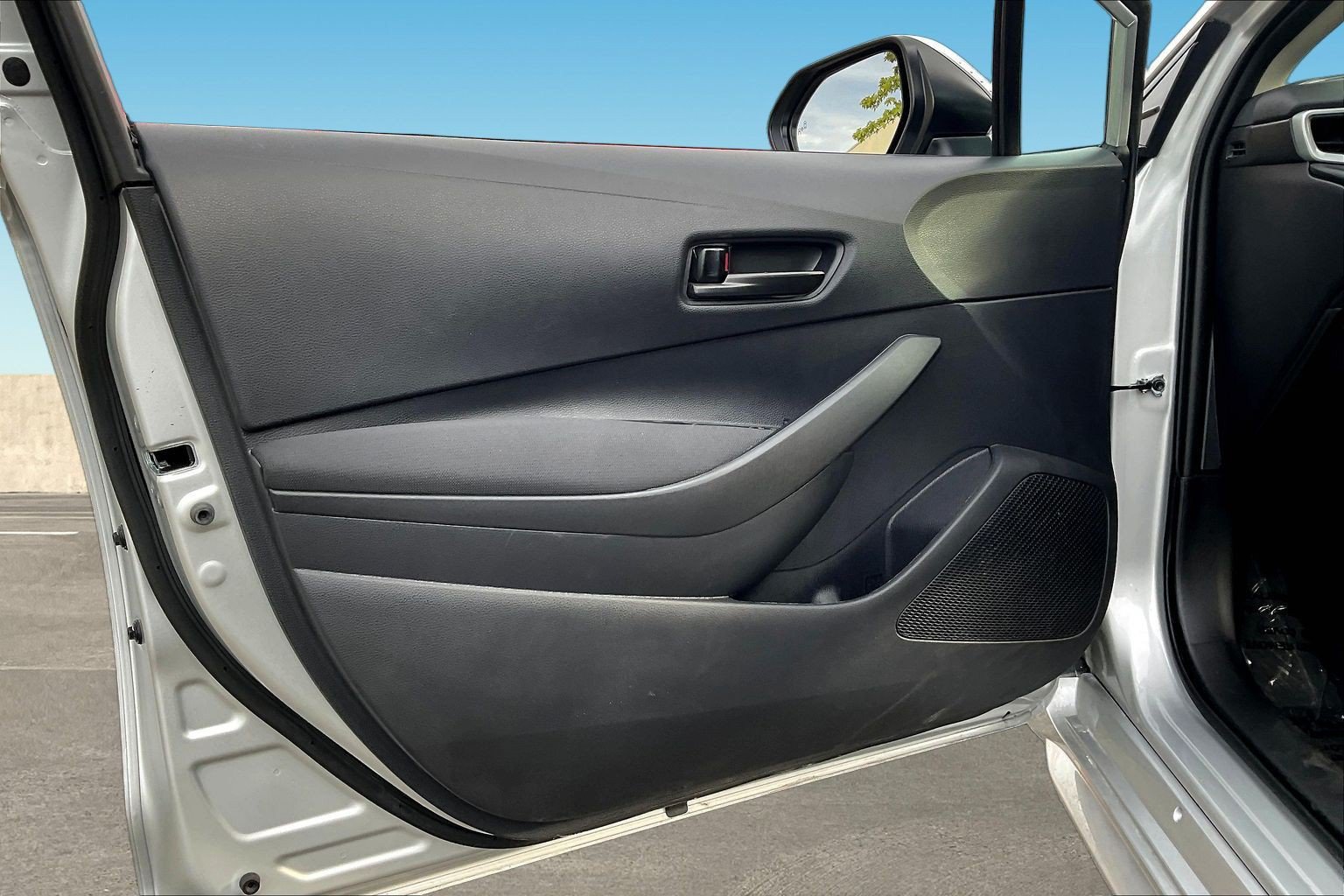 Used 2026 Toyota Corolla LE FWD image 19