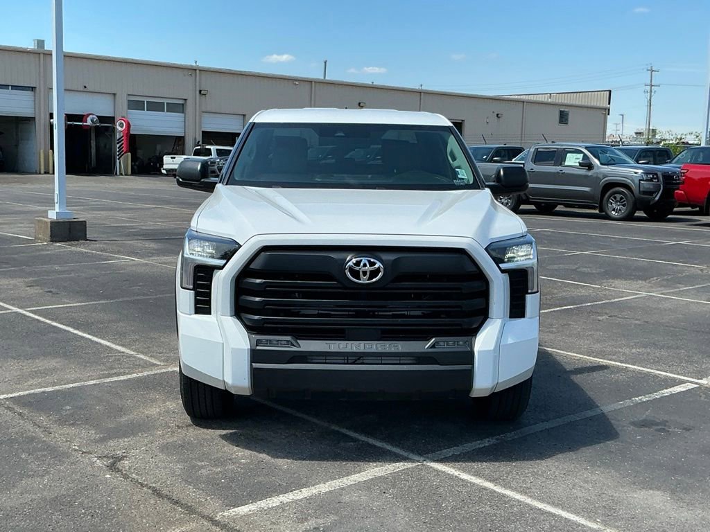 Used 2022 Toyota Tundra SR5 RWD image 2