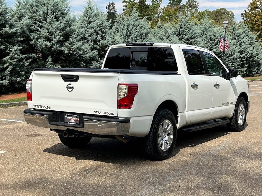 Used 2019 Nissan Titan SV image 18