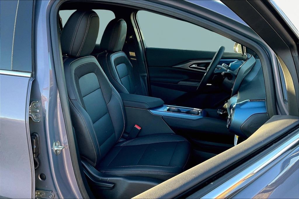 New 2026 Chevrolet Equinox EV LT w/ LPO, All-Weather Mat Package AWD/4WD image 13