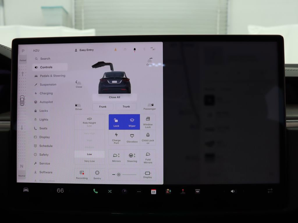 Used 2024 Tesla Model X image 23