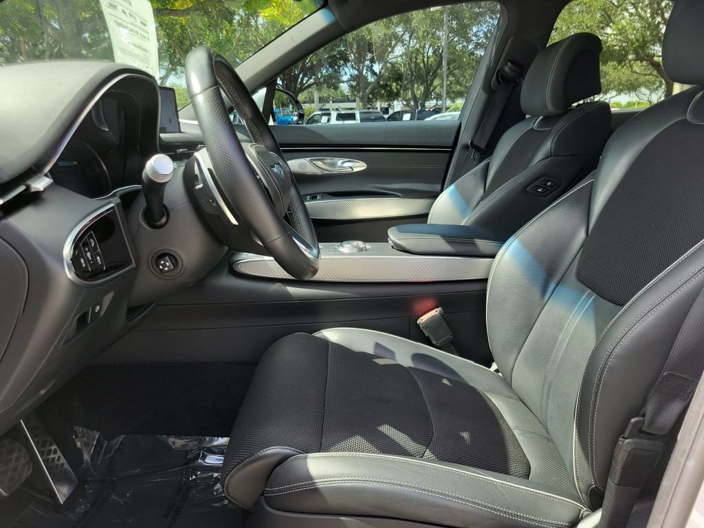 Used 2022 Genesis GV70 3.5T Sport AWD/4WD image 15