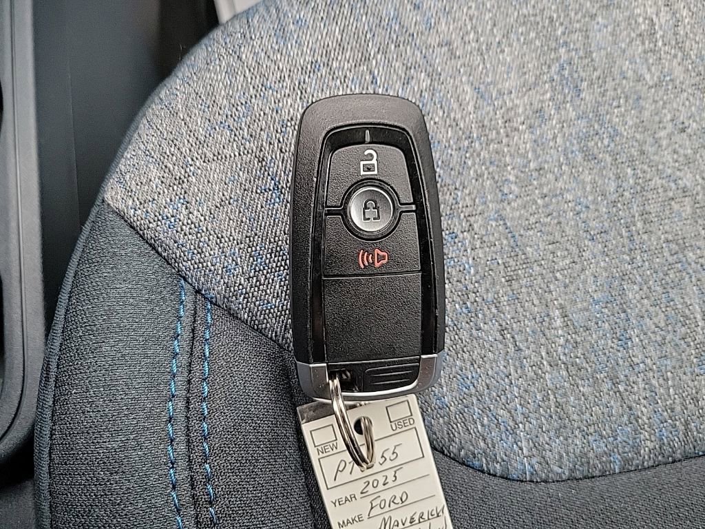Used 2025 Ford Maverick XLT image 24