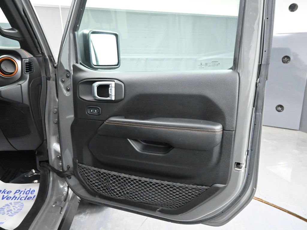 Used 2020 Jeep Gladiator Mojave AWD/4WD image 18