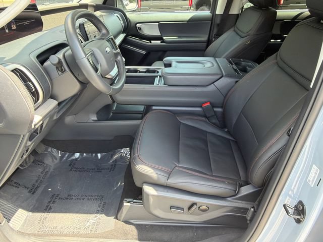 Used 2025 Ford Expedition Active RWD image 11