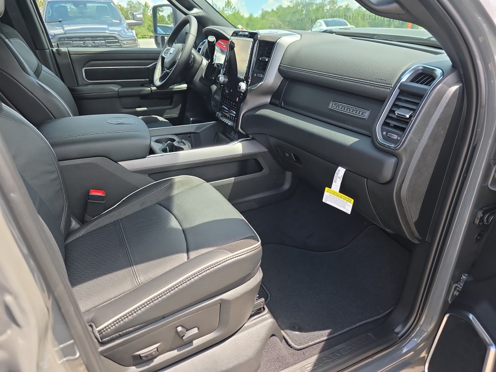 New 2026 RAM 3500 Laramie w/ Night Edition AWD/4WD image 32