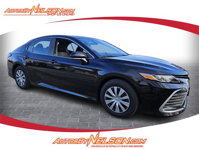 Used 2022 Toyota Camry LE image 1