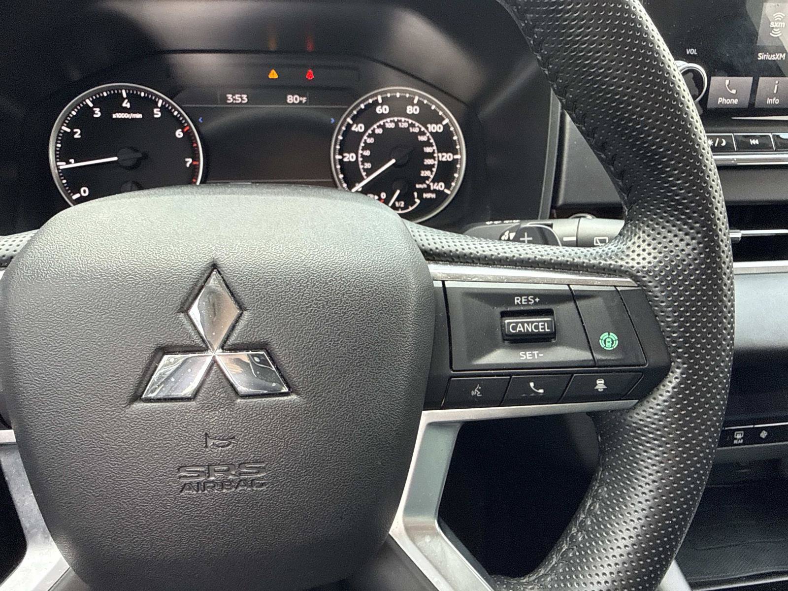 Used 2024 Mitsubishi Outlander SE Black Edition FWD image 17
