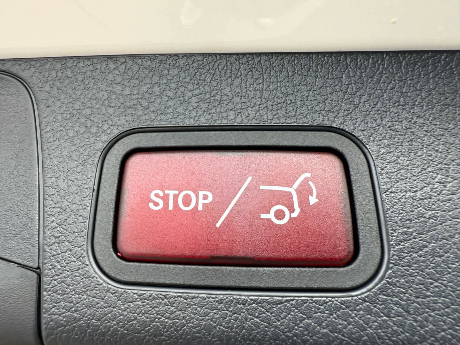 New 2026 Mercedes-Benz GLB 250 4MATIC image 34