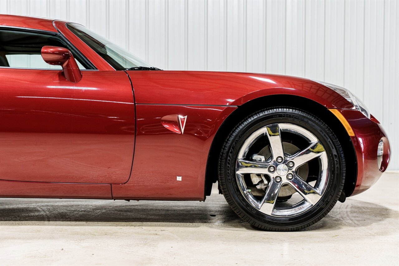 Used 2009 Pontiac Solstice Coupe w/ Premium Package image 23