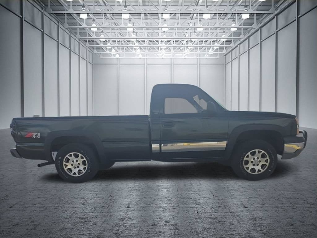 Used 2004 Chevrolet Silverado 1500 W/T w/ Snow Plow Prep Package AWD/4WD image 8