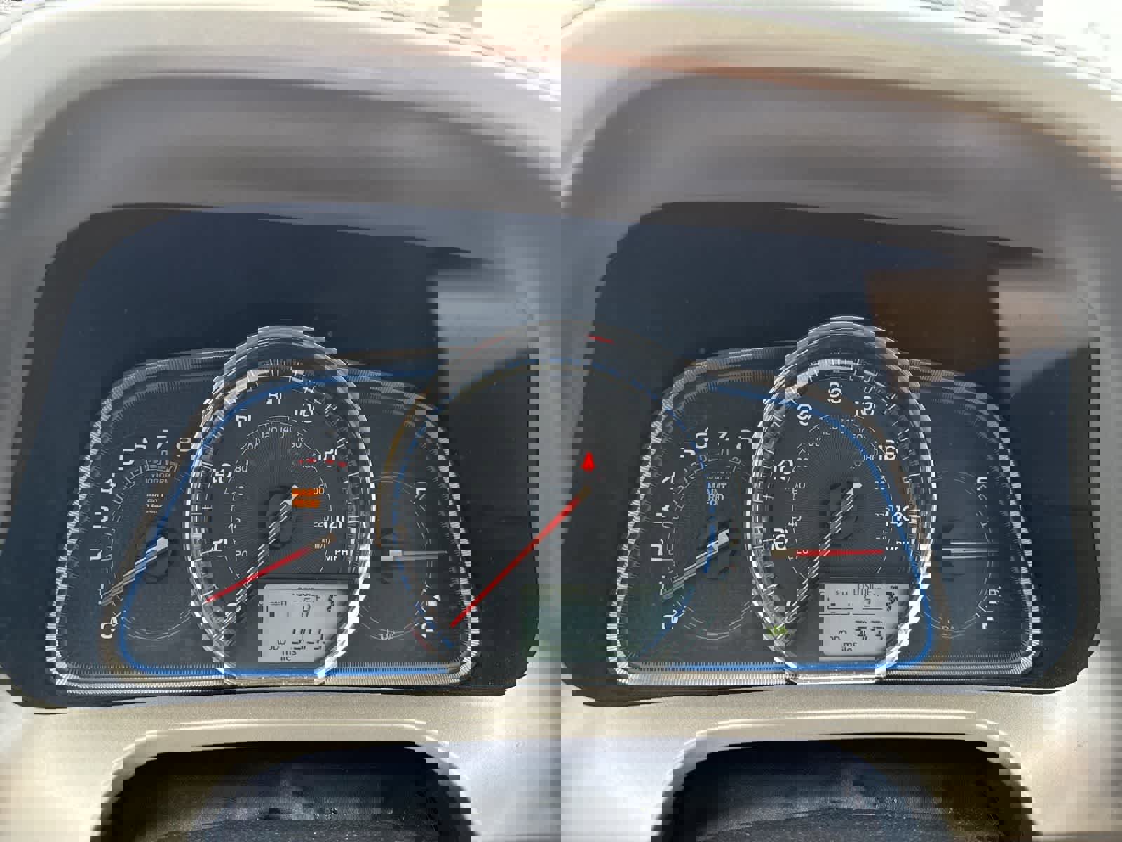 Used 2015 Toyota RAV4 Limited w/ Technology Package image 2