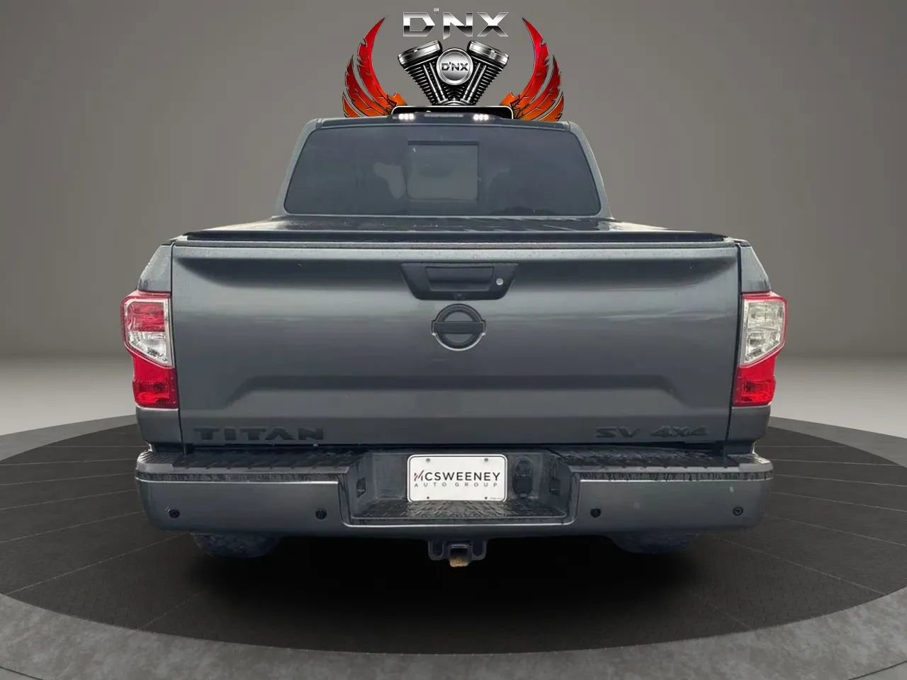 Used 2017 Nissan Titan SV AWD/4WD image 8