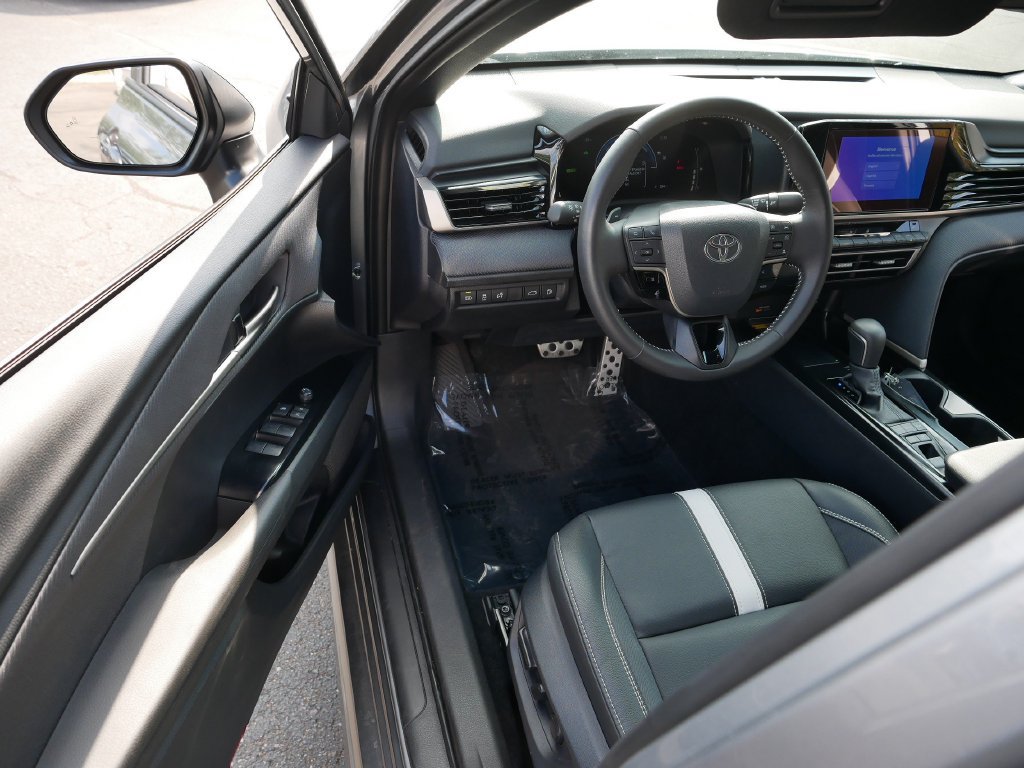 Used 2026 Toyota Camry SE FWD image 10