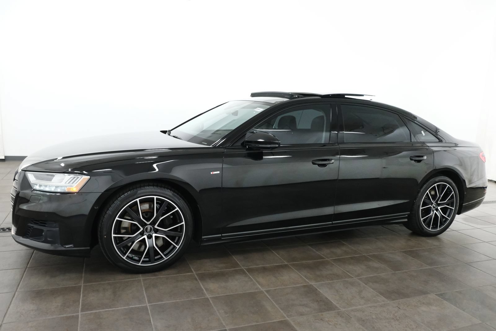 Used 2021 Audi A8 L 4.0T w/ Luxury Package AWD/4WD image 3