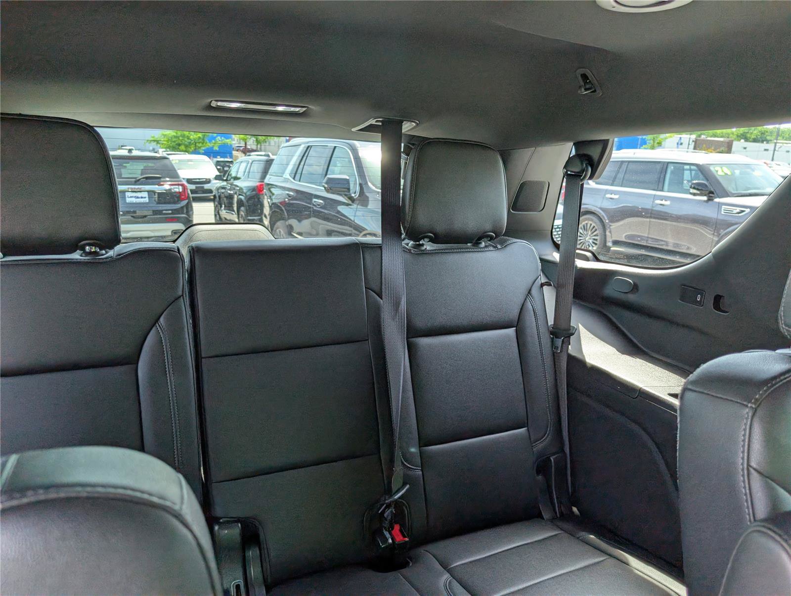 Used 2021 Chevrolet Tahoe Z71 w/ Z71 Off-Road Package AWD/4WD image 12