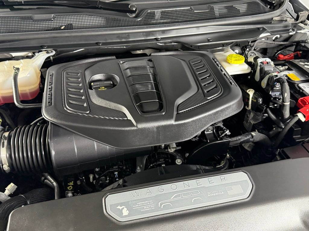 Used 2025 Jeep Wagoneer 4WD image 31