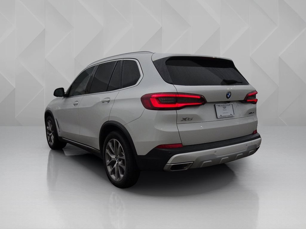 Used 2022 BMW X5 xDrive40i w/ Premium Package AWD/4WD image 3