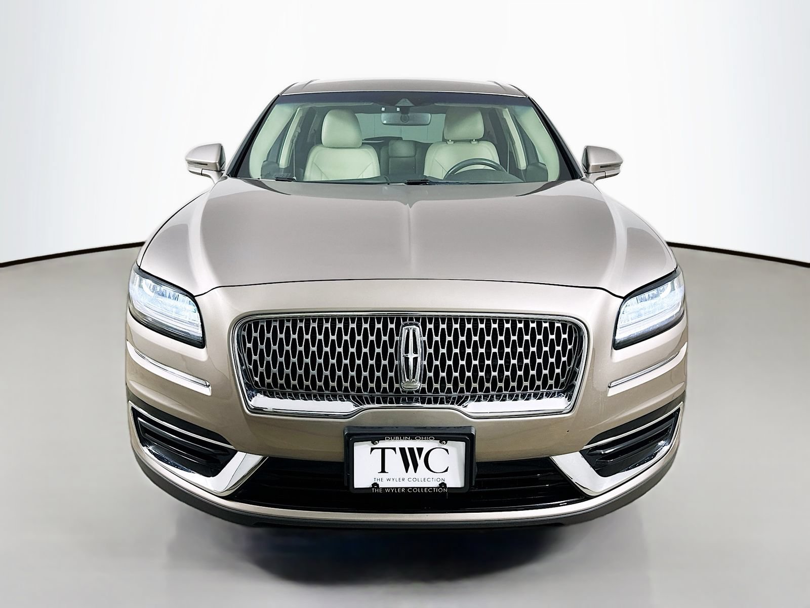 Used 2019 Lincoln Nautilus FWD image 2