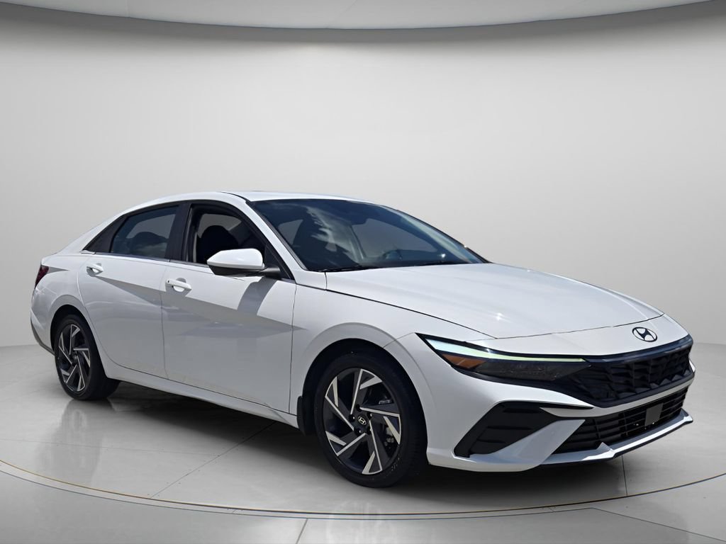 Certified 2024 Hyundai Elantra SEL w/ Convenience Package FWD image 9