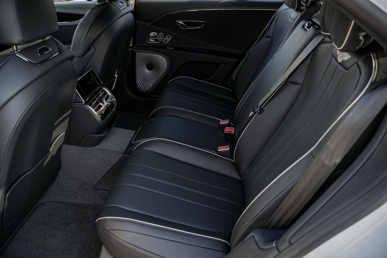 New 2026 Bentley Flying Spur Plug-In Hybrid image 35