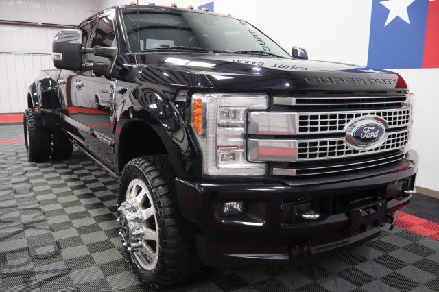 Used 2017 Ford F350 Platinum w/ Platinum Ultimate Package AWD/4WD image 24