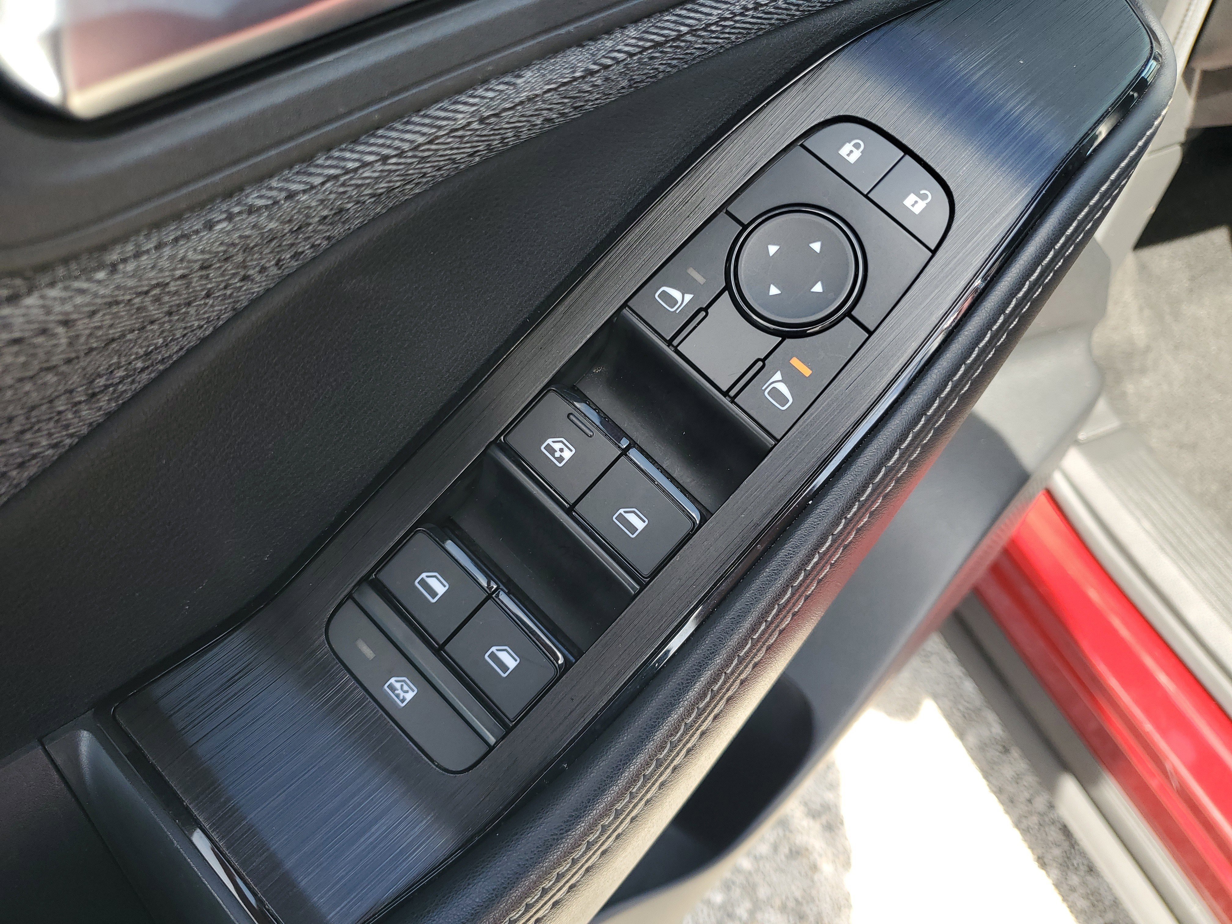 Certified 2023 Nissan Rogue SV FWD image 10