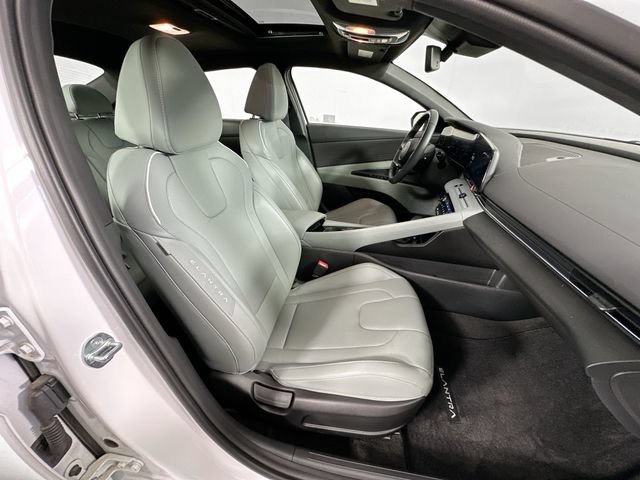 Used 2025 Hyundai Elantra Limited FWD image 31