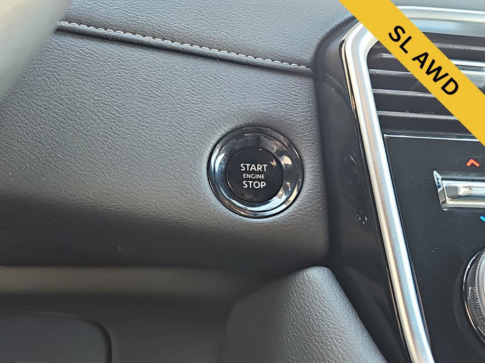 Used 2025 Nissan Armada SL AWD/4WD image 24