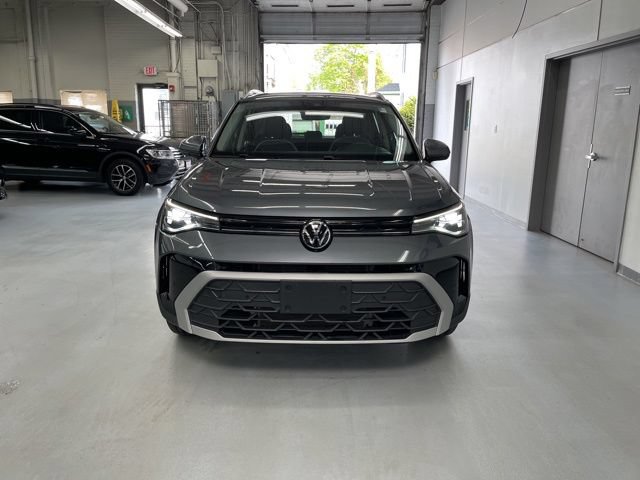 Used 2025 Volkswagen Taos SE AWD/4WD image 6