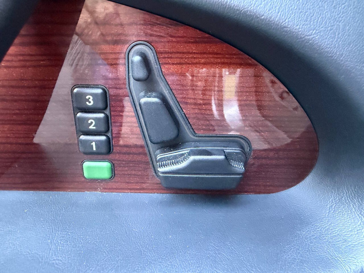 Used 1995 Mercedes-Benz S 320 image 28