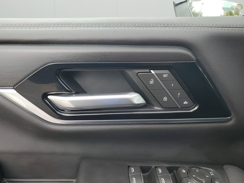 Used 2025 GMC Yukon Denali image 27