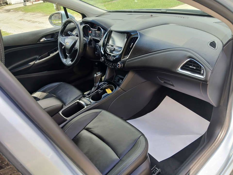 Used 2017 Chevrolet Cruze Premier FWD image 15