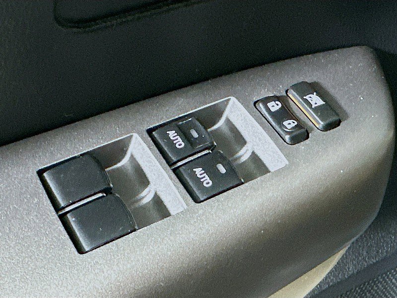 Used 2013 Toyota Sequoia SR5 w/ Premium Pkg image 21