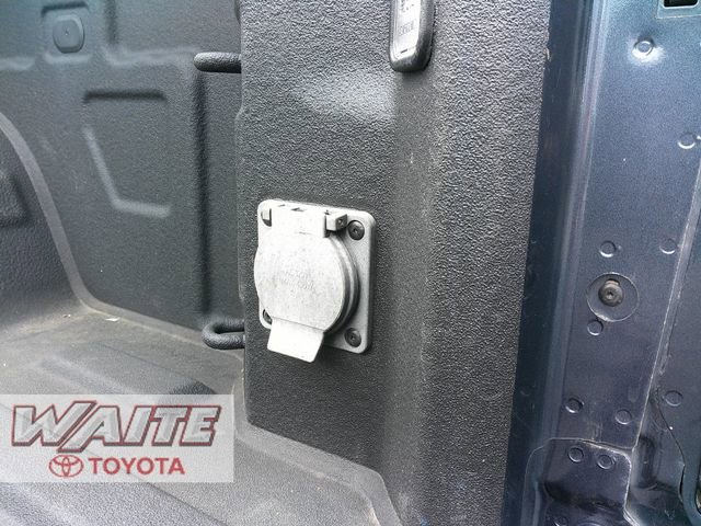 Used 2021 GMC Sierra 1500 AT4 w/ AT4 Value Package AWD/4WD image 5