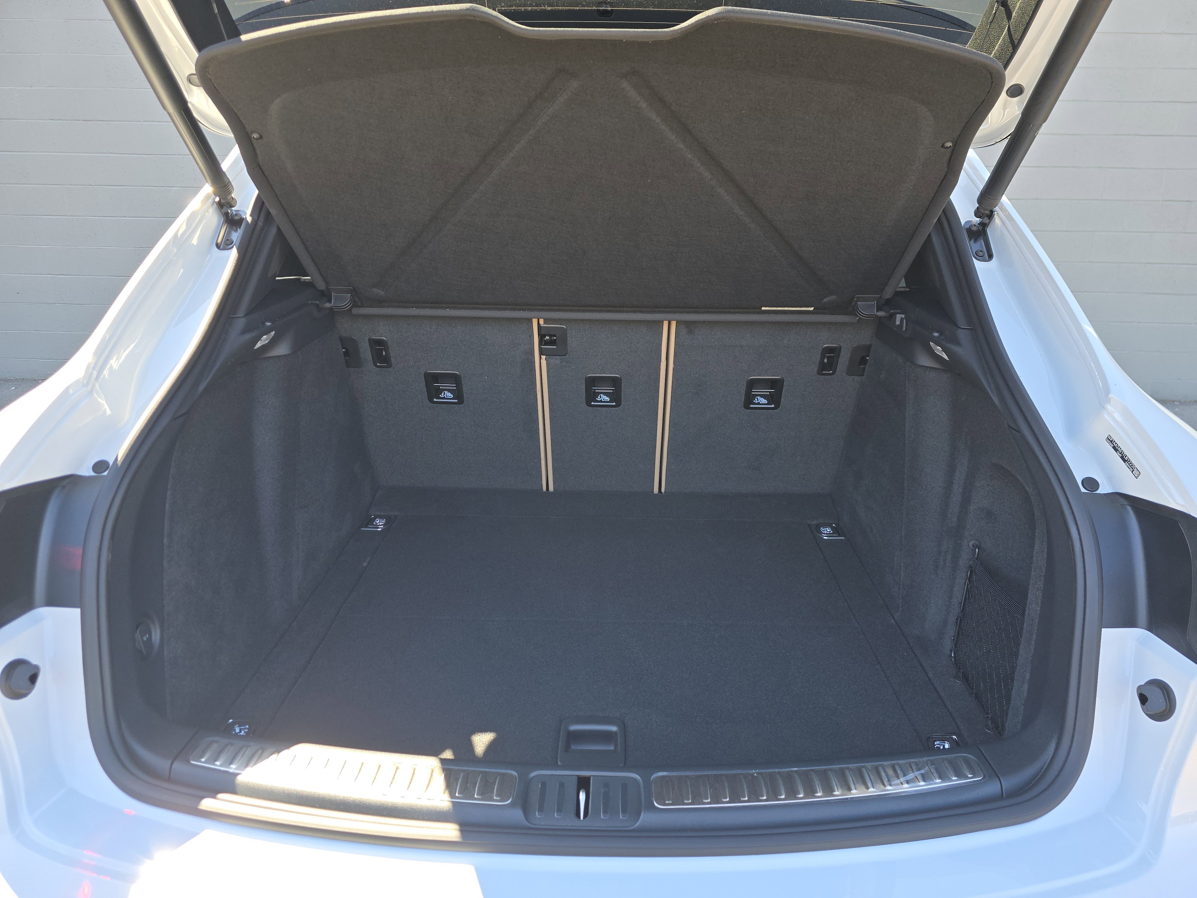 New 2026 Porsche Macan image 15