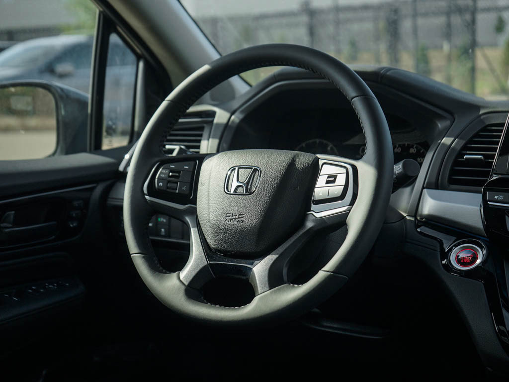 New 2026 Honda Odyssey Touring image 17