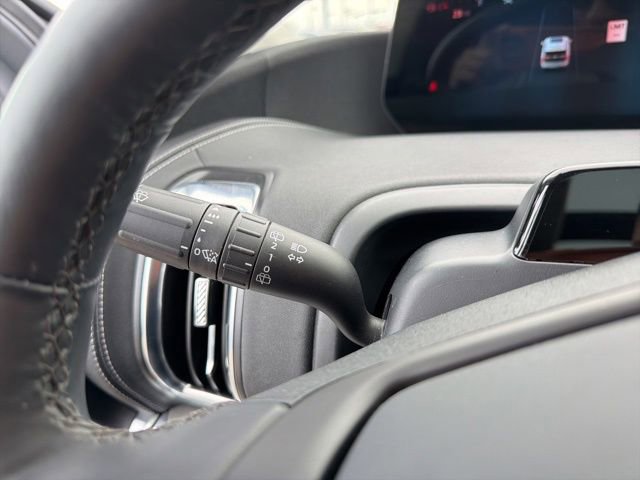 Certified 2025 Ford Expedition Platinum w/ Driver's Package image 29