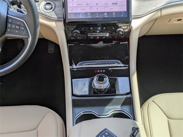 New 2025 Jeep Grand Cherokee Limited w/ Luxury Tech Group II image 20