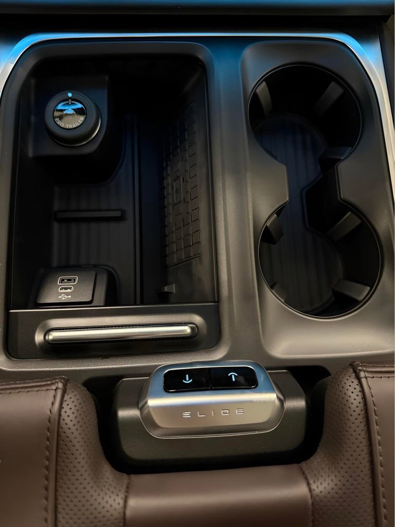 New 2025 Ford Expedition Platinum w/ Platinum Ultimate Package AWD/4WD image 24