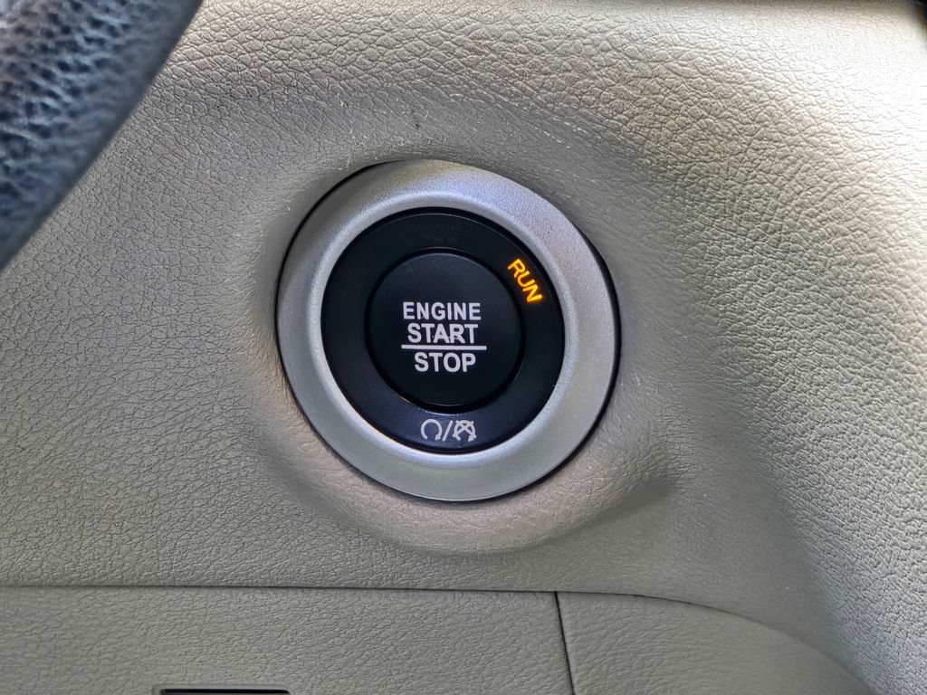 Used 2021 Chrysler Voyager Lxi FWD image 33