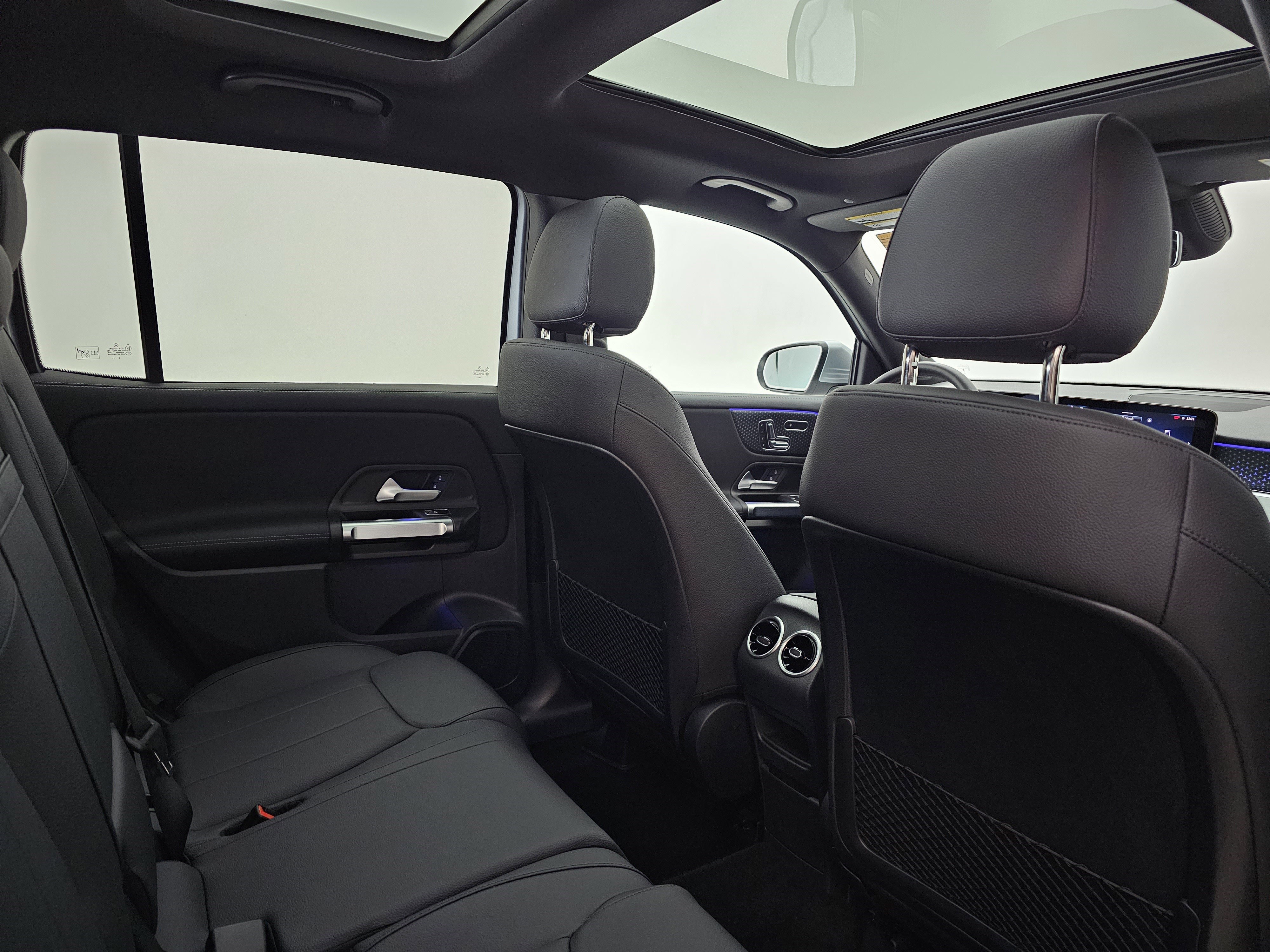 Certified 2025 Mercedes-Benz GLB 250 4MATIC image 29