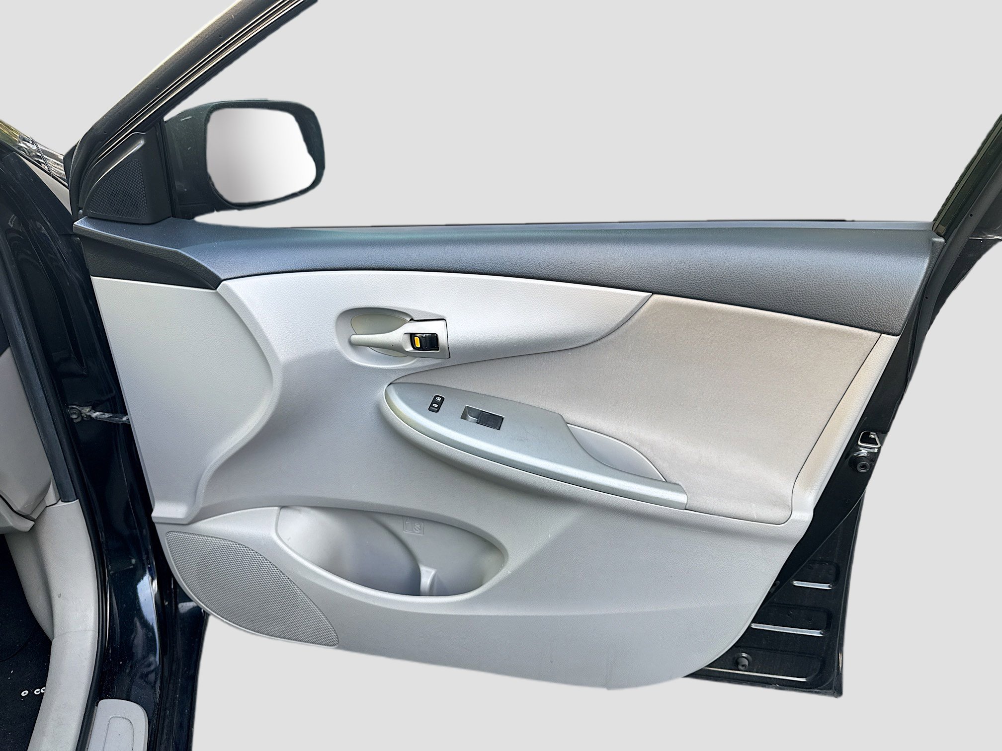 Used 2013 Toyota Corolla LE image 30