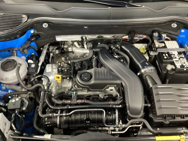 Certified 2025 Volkswagen Taos SE AWD/4WD image 16